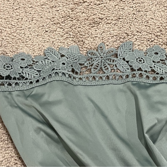 Silk Robe - Picture 2 of 5